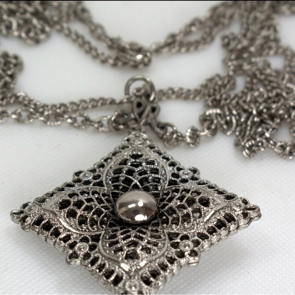 Vintage Whiting & Davis Filigree Ornate Pendant Necklace Flower Cross - Picture 7 of 7